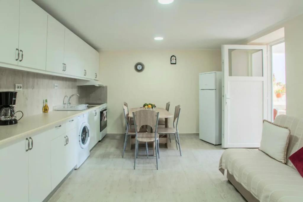Newly Reconstructed Flat 107Sqm! Chrissi Akti Chania Exterior foto